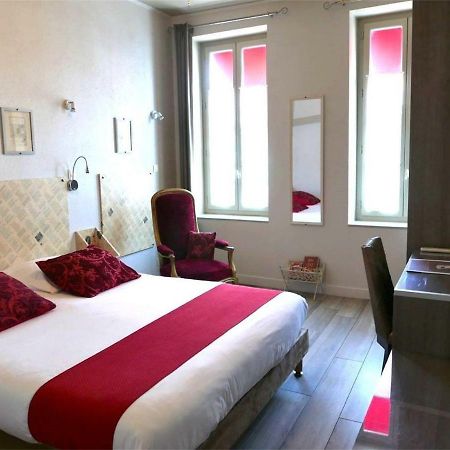 Hotel Mille Et Une Feuilles Ла-Шарите-сюр-Луар Экстерьер фото